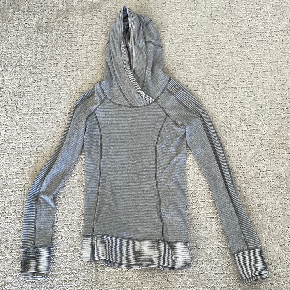 EUC soft Lululemon hooded sweatshirt with cuffins light grey stripe